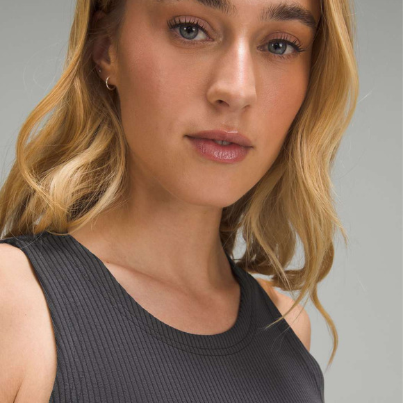 LULULEMON Ribbed Softstreme Cropped Tank Top in Black Size 6 Nulu Athleisure - Picture 3 of 7